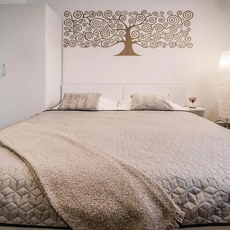 Apartamento By Pyramid: Elisabeth Bratislava